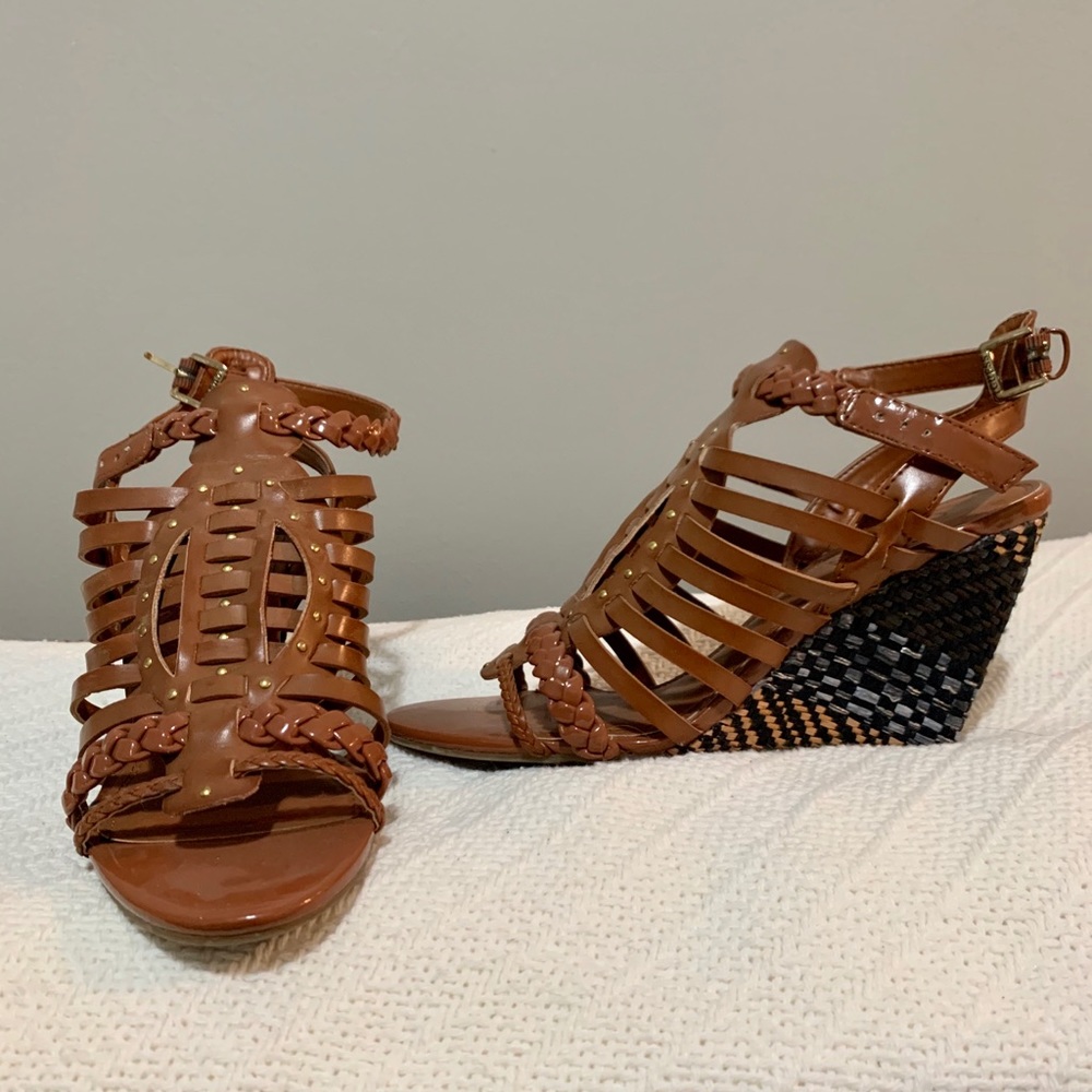 Guess wedges